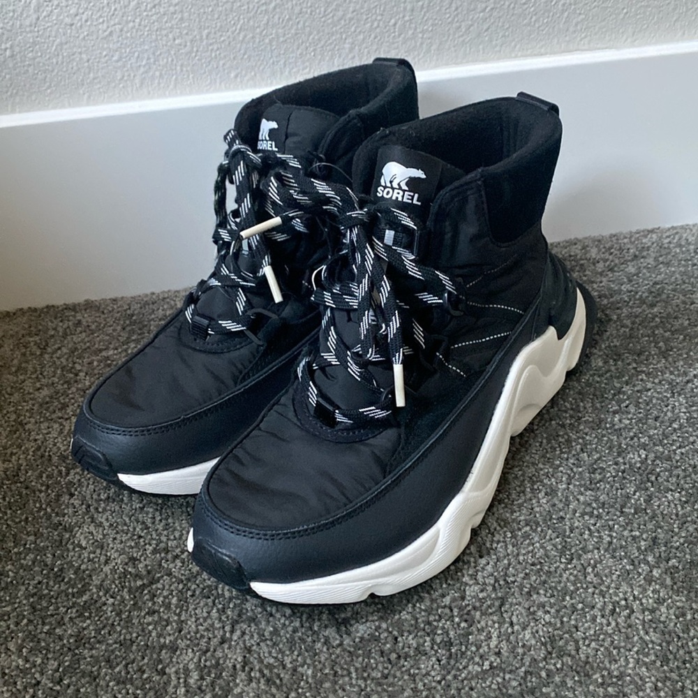 Sorel Women's Kinetic RNEGD Storm Boot — Waterproof Size 9